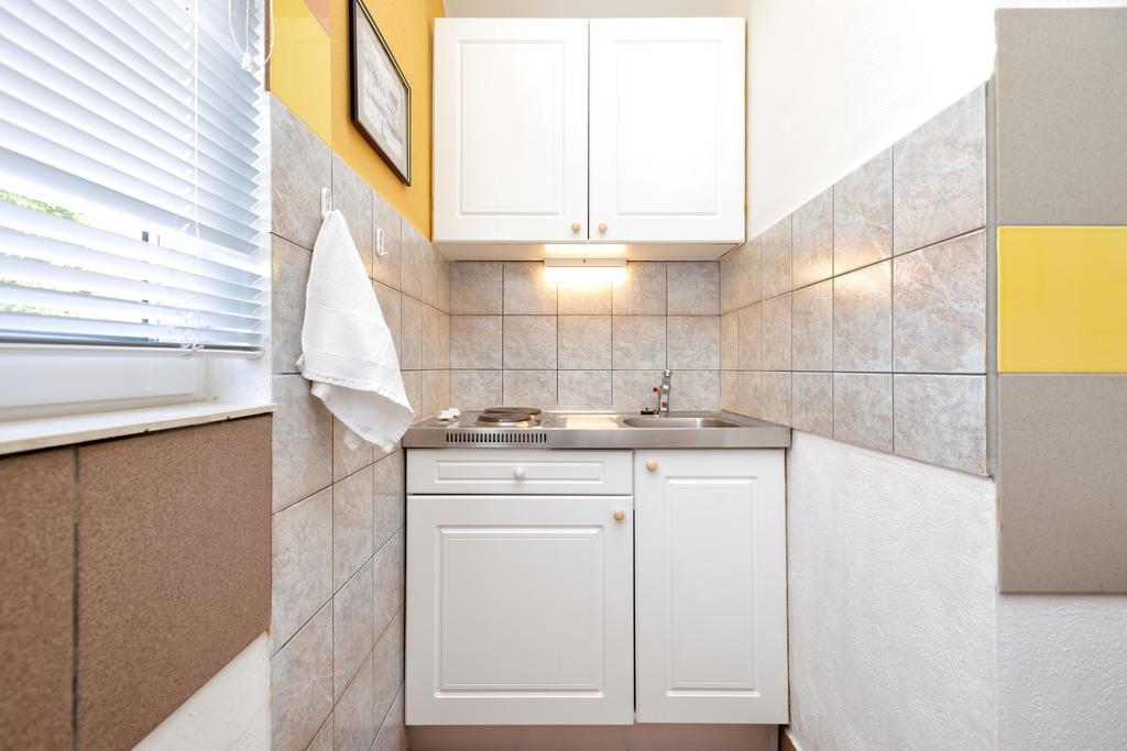 Big Blue Apartment Jelsa  Ngoại thất bức ảnh