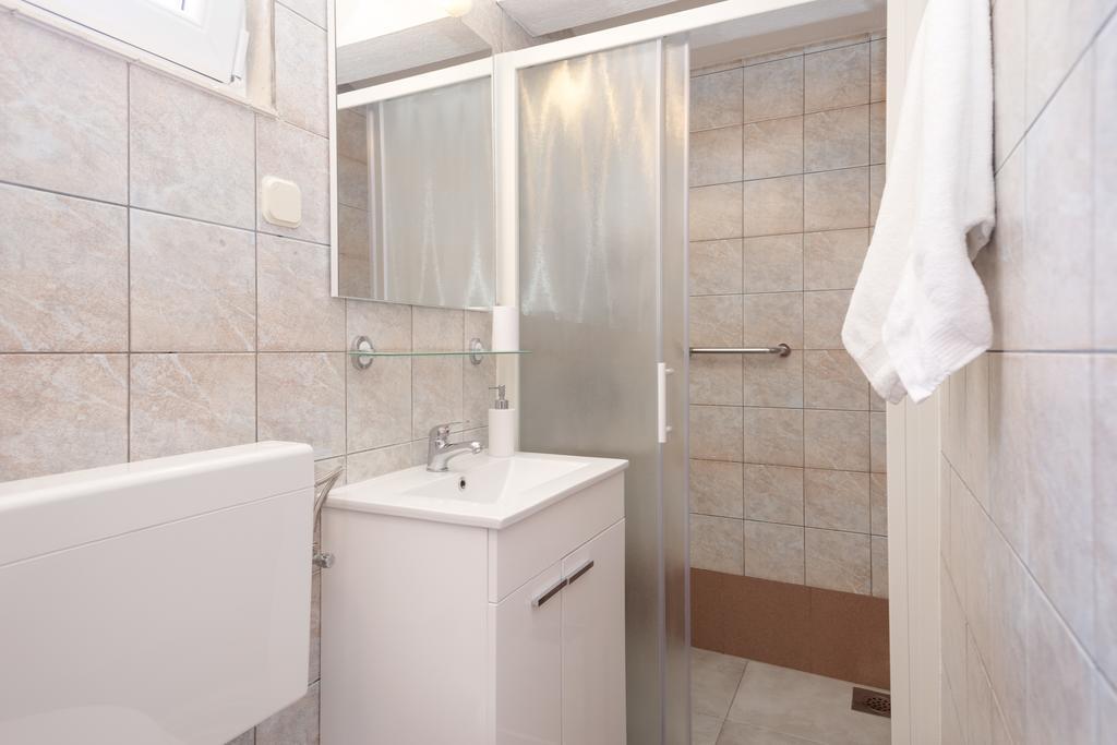 Big Blue Apartment Jelsa  Ngoại thất bức ảnh
